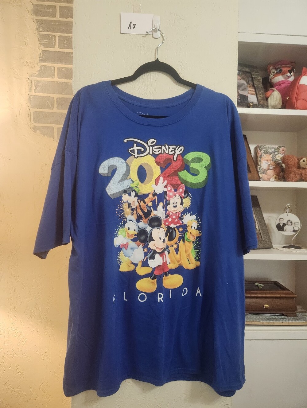 Disney Parks 2023 Mickey T-shirt  Size 3xl EUC